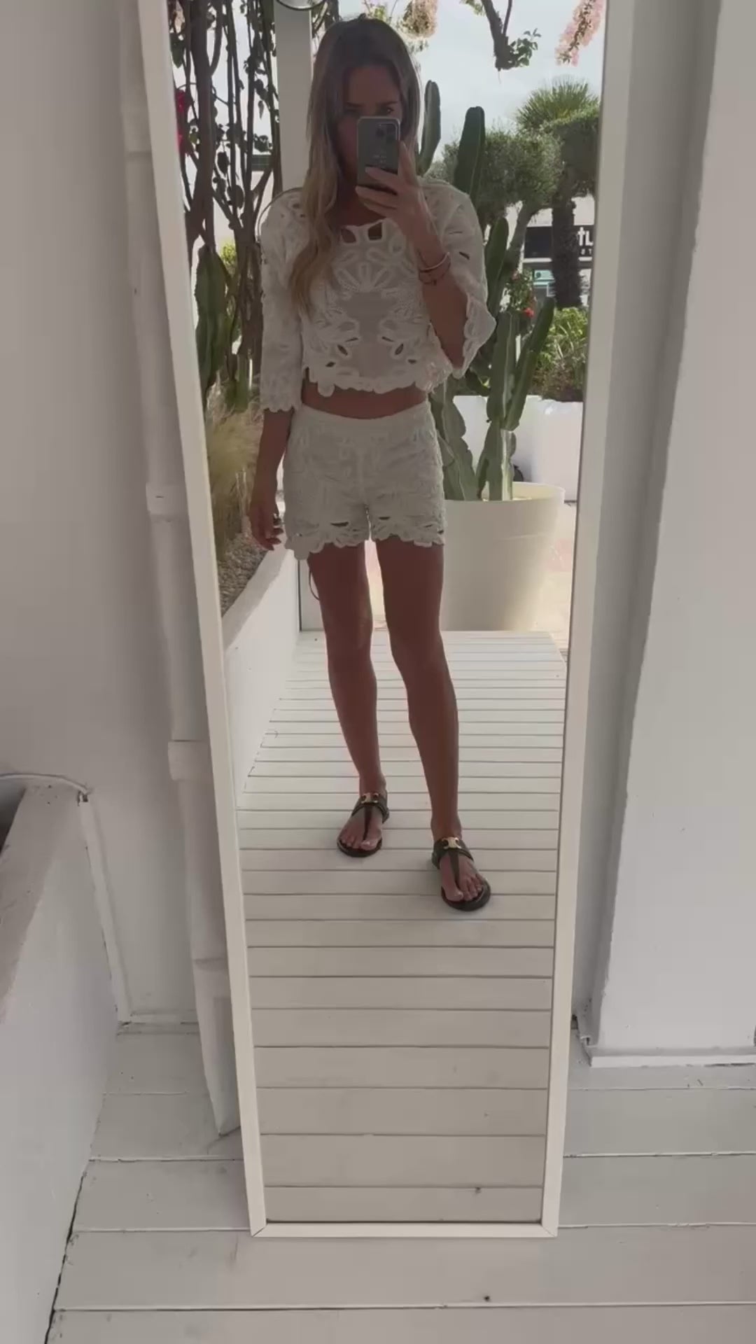 COASTAL CHIC WHITE EMBROIDERY SET