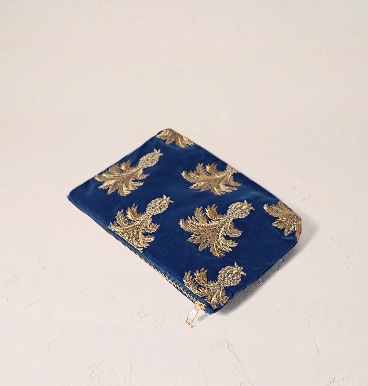 PINEAPPLE EVERYDAY COBALT VELVET POUCH